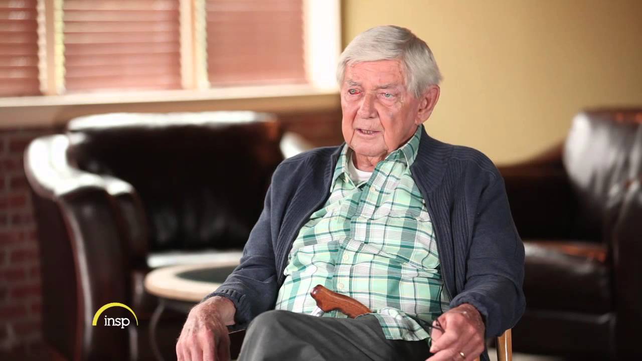 Ralph Waite o życiu po Waltonach - Oglądaj Old Henry'ego na moments.org!