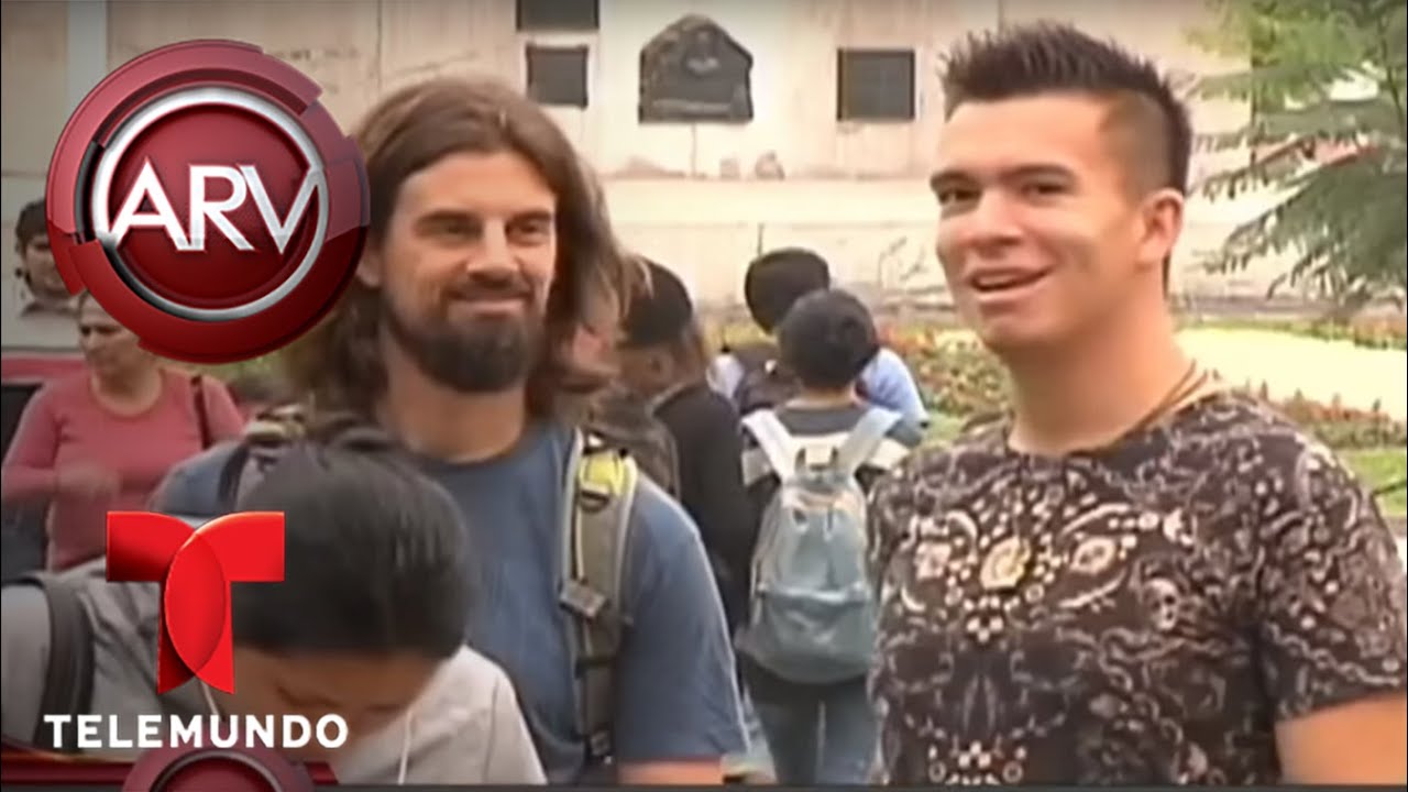 Un talentoso joven de Perú habla 17 idiomas | Al Rojo Vivo | Telemundo