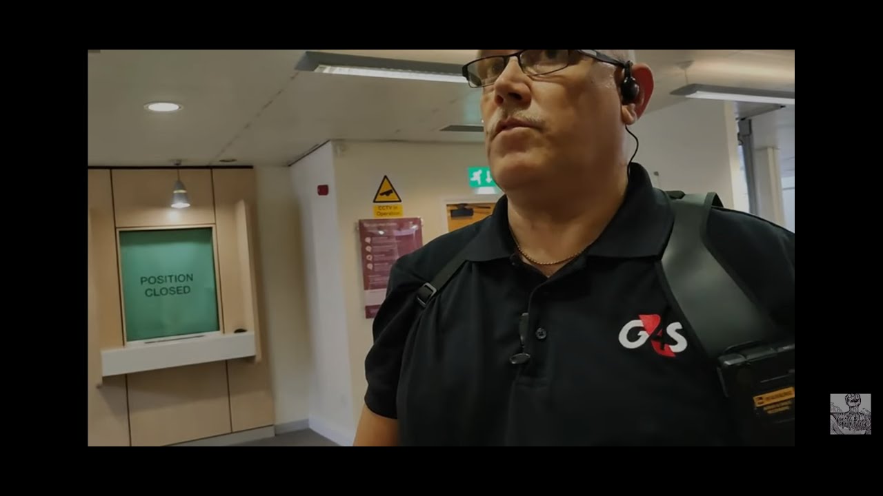 &laquo;Вы выйдете из здания?&raquo;... Когда я буду готов &mdash; JobCentre Plus Braintree