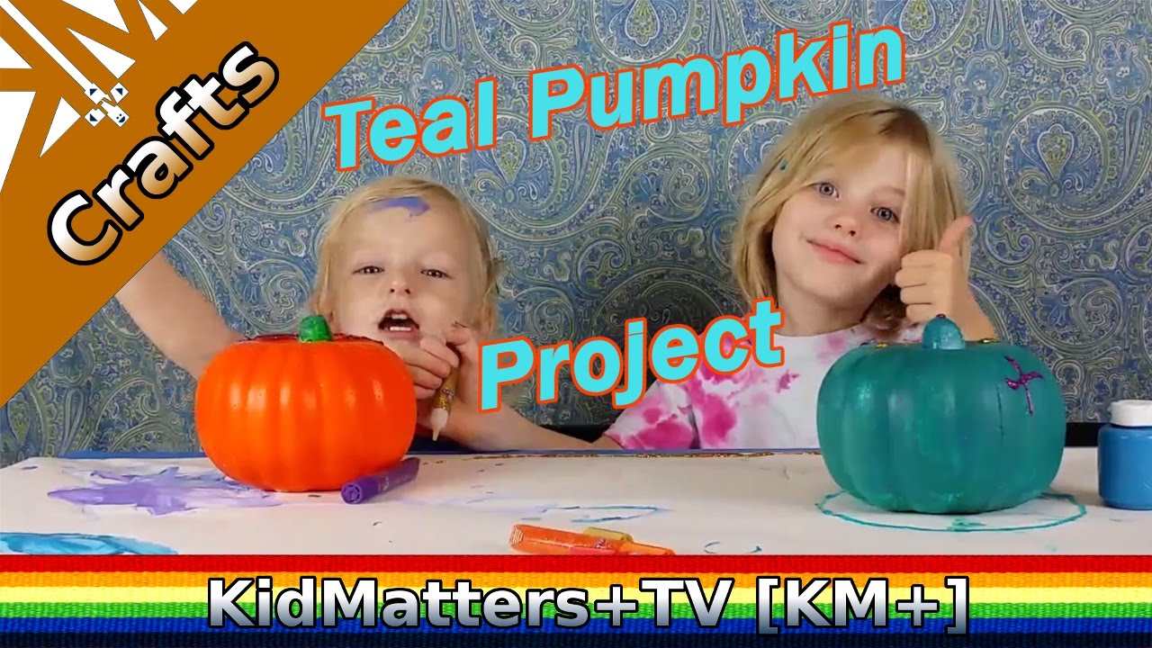 Roxy's Teal Pumpkin Project painting (craft idea) for Halloween [KM+Crafts S01E01]