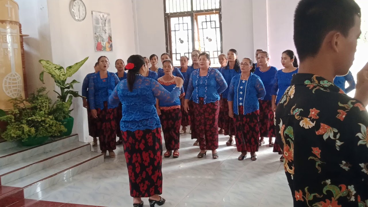 Suara Merdu Paduan Suara Komisi Wanita || Jema'at Fadoro Sa'ua || Juara I Perlombaan Syukuran Natal