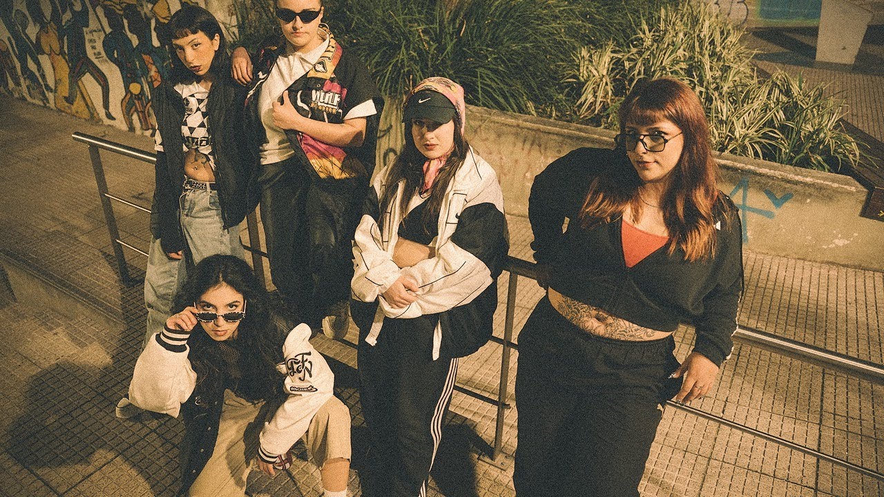 RØCÍO⁣⁣⁣ (Rocio) & EMILY - Sin parar la pata | Video Oficial