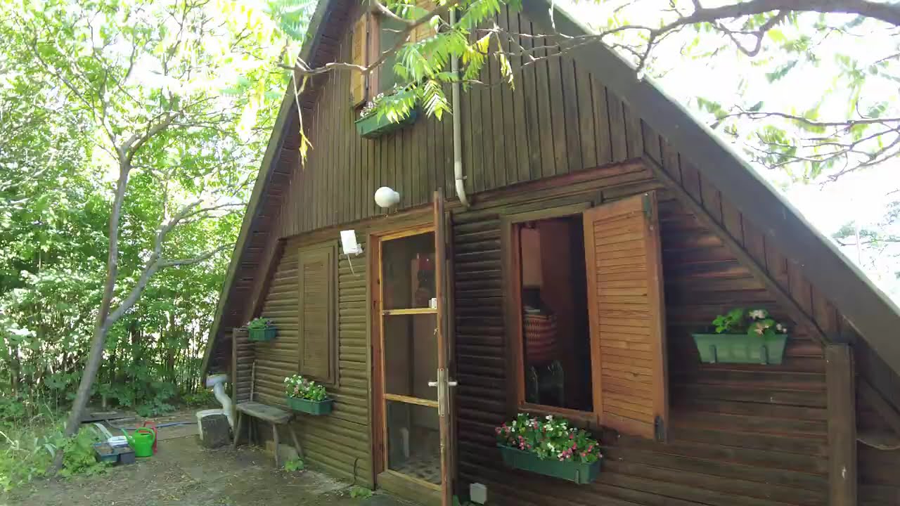 Eladva! Gyermely külterület fáházikó, panoráma, víz, villany, emésztő! Czenke Erzsébet 06706363894