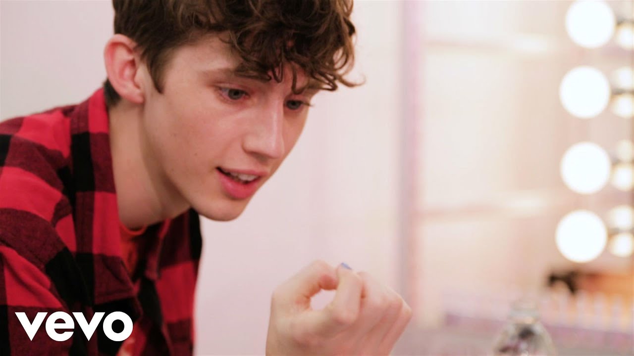 Troye Sivan - Nail Art (Vevo LIFT)