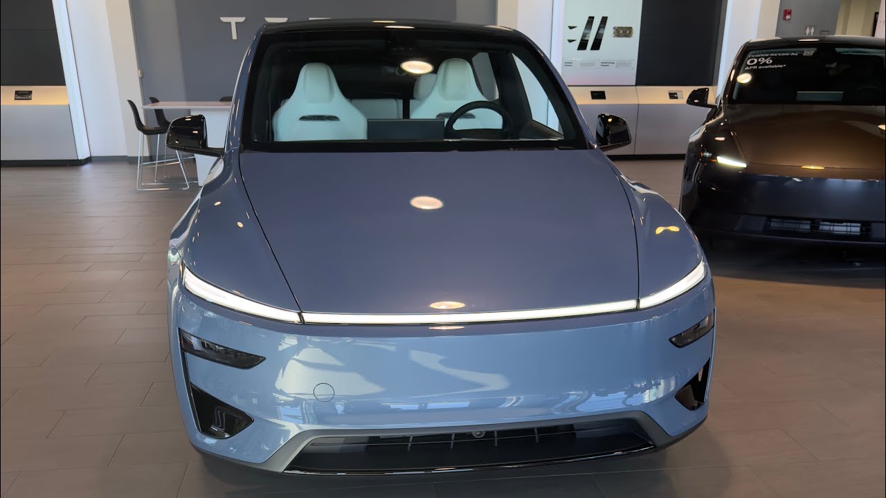 У Tesla появился новый цвет Frost Blue 🤯