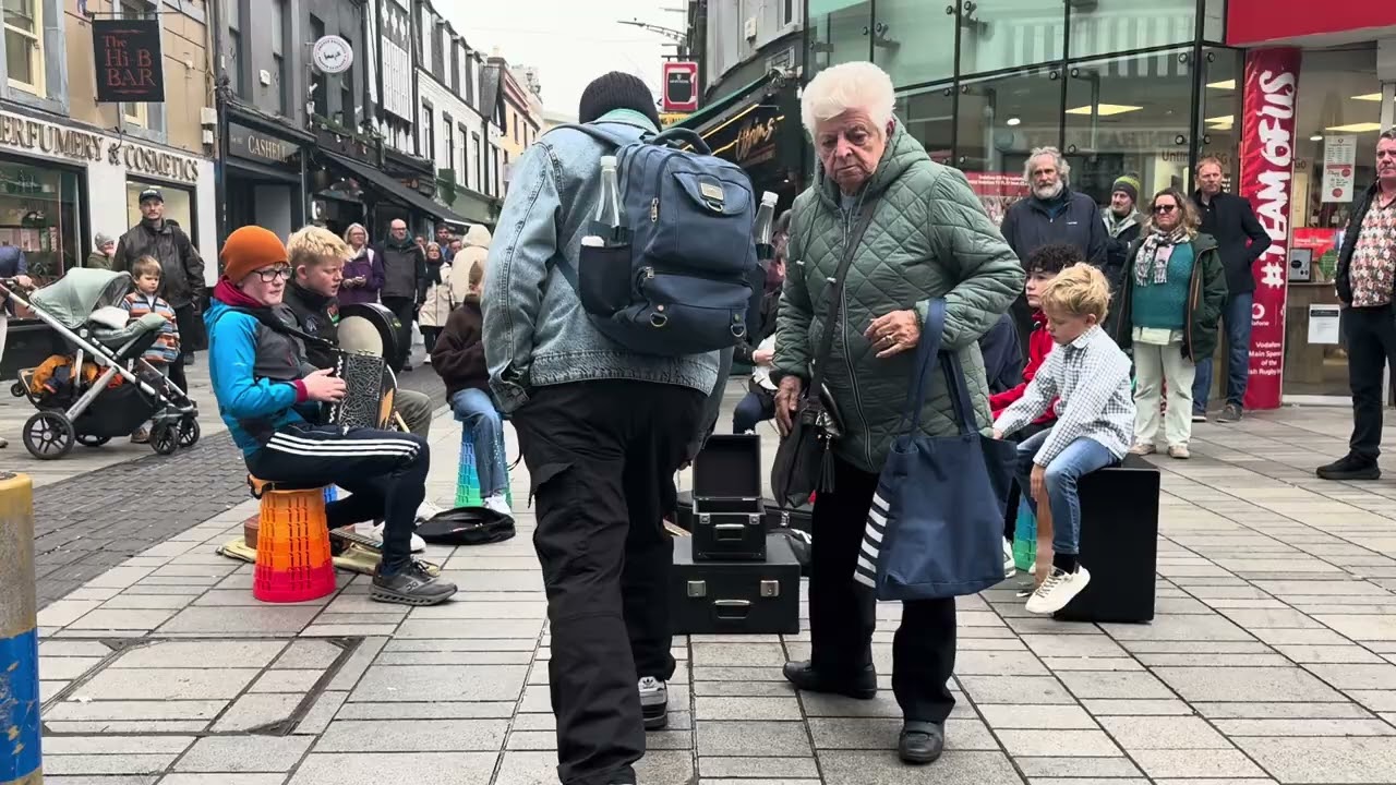 Next Gen Trad: Kids Playing Irish Music in Market Lane, Cork 🇮🇪 🎻
