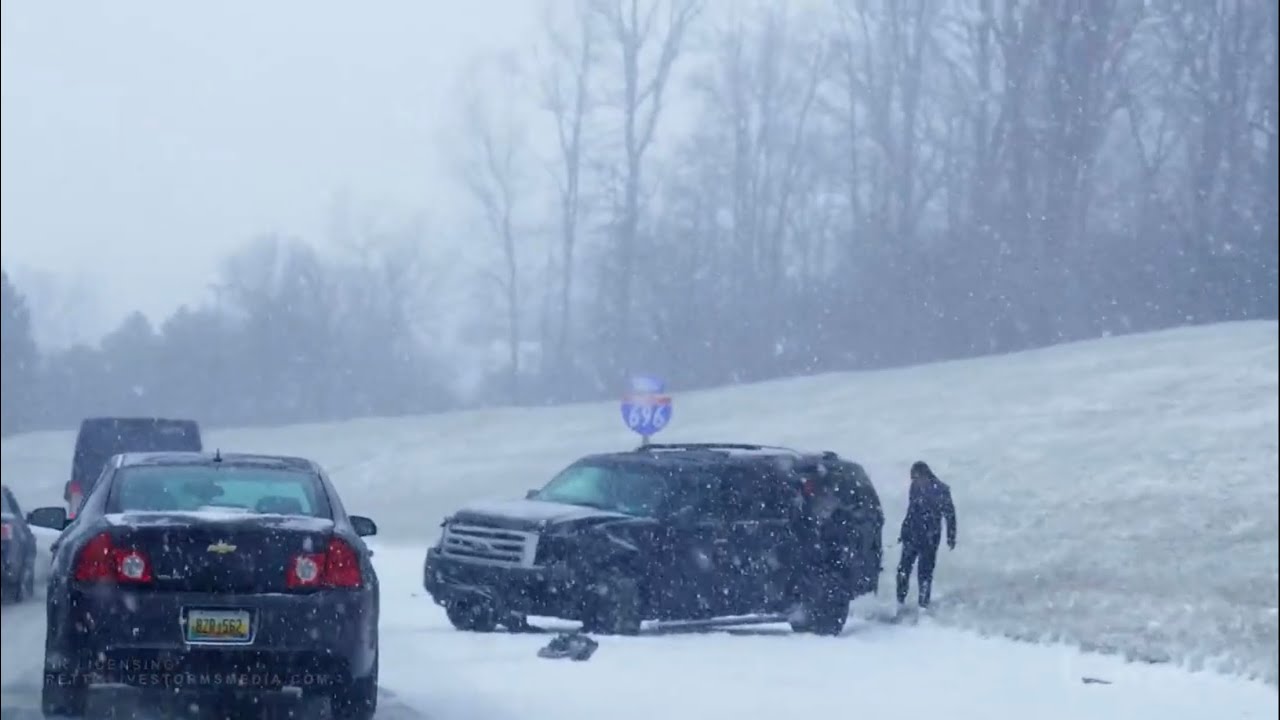 01-24-2021 Detroit, MI - Numerous Accidents From Heavy Snow - Whiteout Conditions