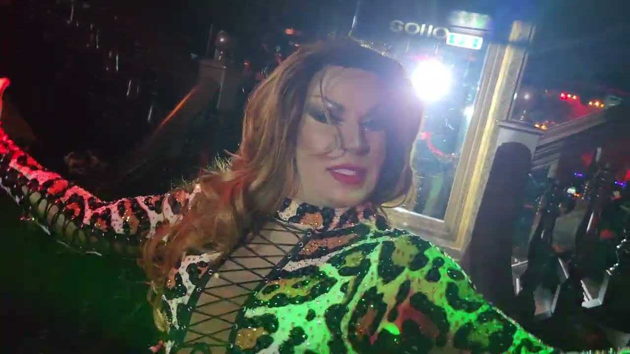 ROBYTT MOON -  Soho Amsterdan Dez2025 show 1