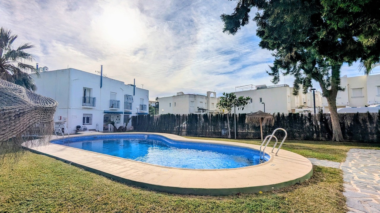 97.000€ - Penthouse 1 Bed & Solarium, Only 400m to the Beach | Vera Playa - AP968 @RMBSpainProperty