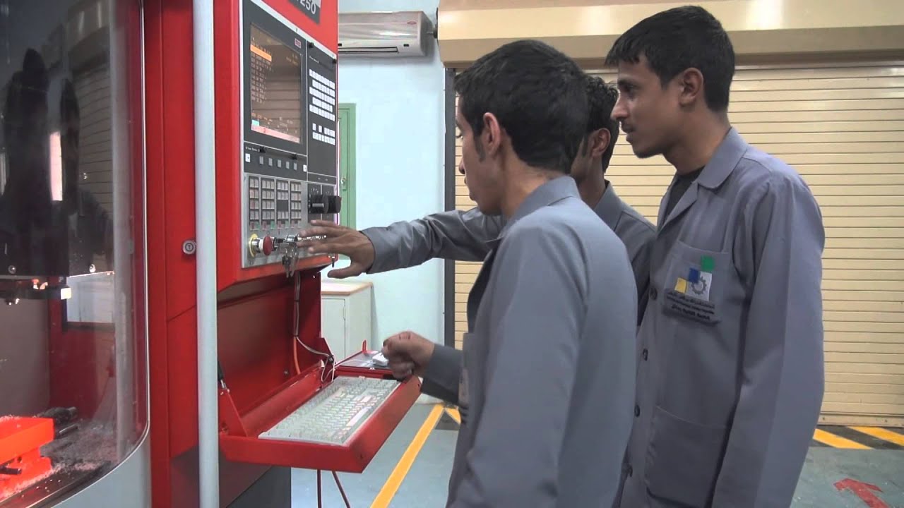 عرض عن كلية التقنية بحائل