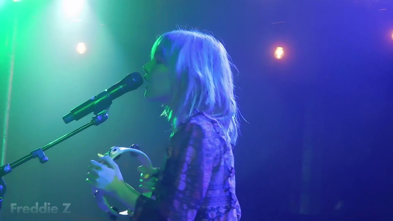 Grace VanderWaal - River (cover) - Troubadour LA - Nov 5th 2017
