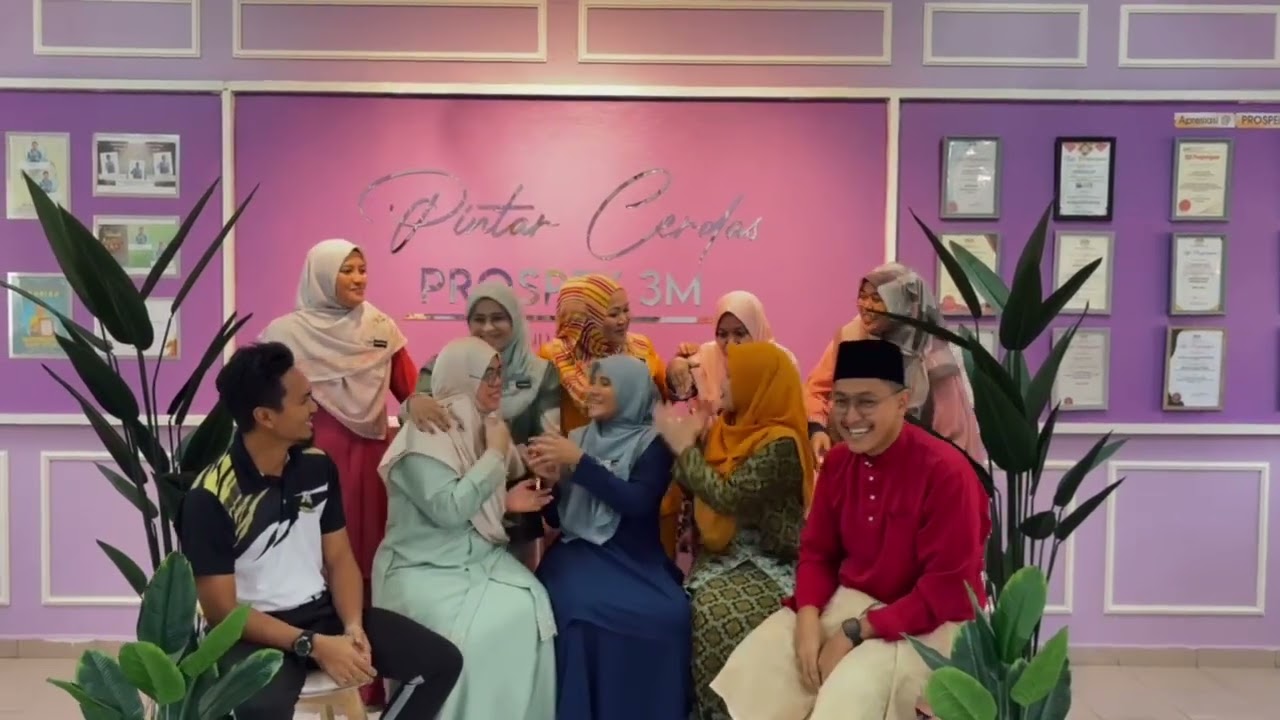 Selamat Hari Raya Aidilfitri kepada semua warga MUZWIN dan seluruh umat Islam. MAAF ZAHIR DAN BATIN