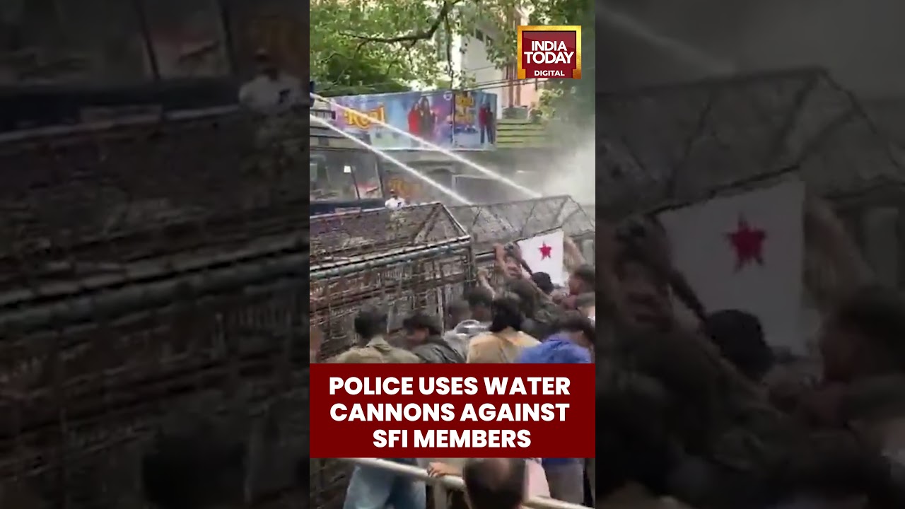 Kerala: Police Use Water Cannons To Disperse SFI Members protesting Against Kerala Governor