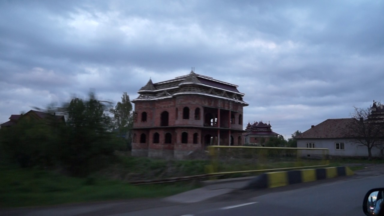 Gypsy Palaces in Huedin, Romania (Cygańskie Pałace Huedin, Rumunia)