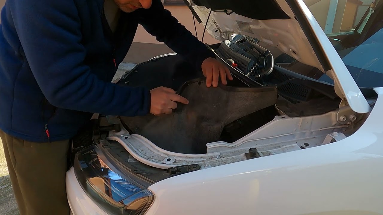 Incurca Frunk-ul accesul la faruri si la bateria de 12V?