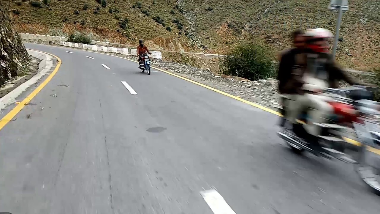 کو لاڑی باجوڑ تا کمیس تور مالا راوڑا تازا تازا گلونا رے سلور مالا راوڑا