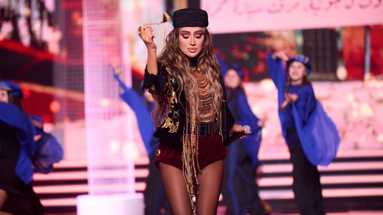Maya Diab - Asmar Ya Helo (Live Performance)