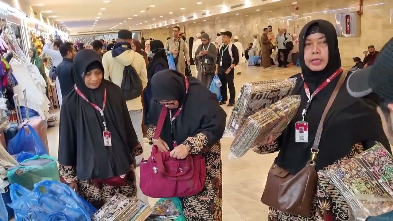 tempat oleh oleh serba satu reyal an di Madinah