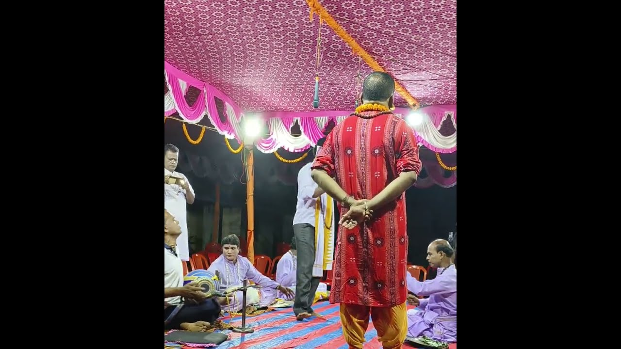 ମୋ ଗାଁରେ ଦର୍ଶକଙ୍କ ଅନୁରୋଧ କ୍ରମେ ବିଶିଷ୍ଟ କଳାକାର ମାନଙ୍କ ଦ୍ୱାରା ଏକ ସୁନ୍ଦର ଭଜନ ପରିବେଷଣ