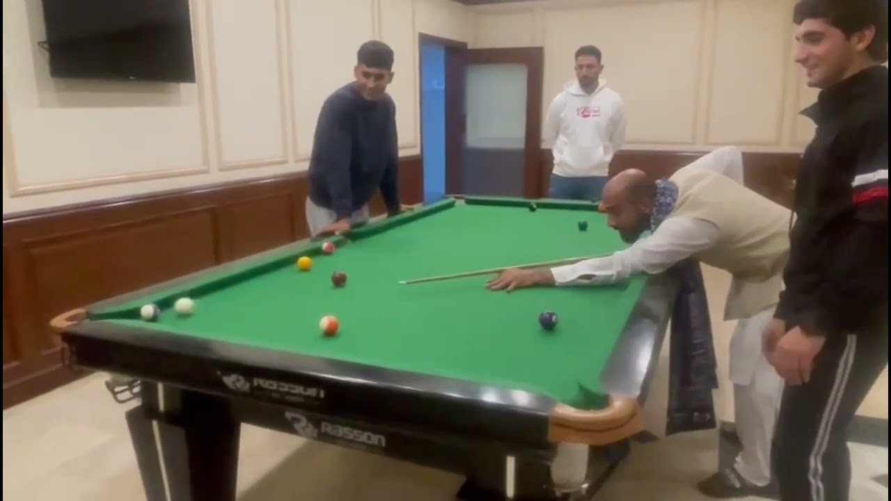 Hunain shah vs ubaid snooker 🎱 table game #ubaidshah #hunainshah || (Shah brothers) #shahbrother
