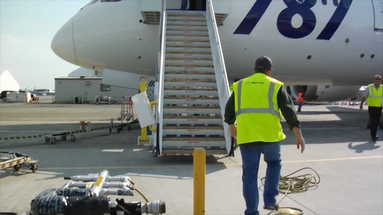 Exclusive look inside a Boeing 787 inspection