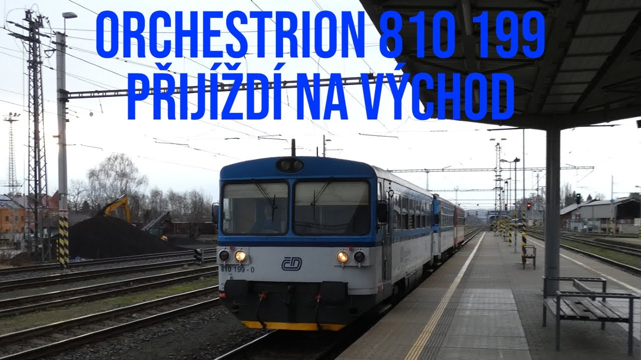 Orchestrion 810 199 přijíždí do stanice Opava východ jako Os 13404