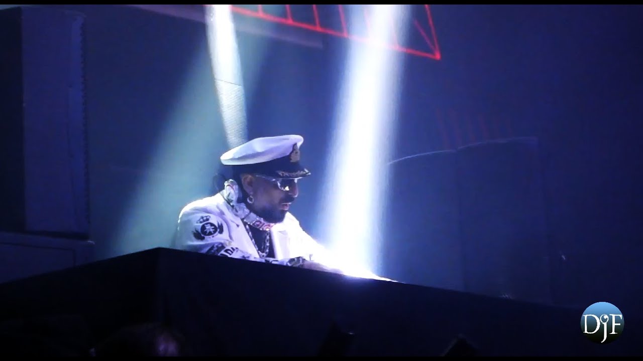 GIGI D'AGOSTINO & LUCA NOISE  - BLA BLA BLA (2016 RMX) LIVE @ PELÍCANO - A CORUÑA (05-12-2019)