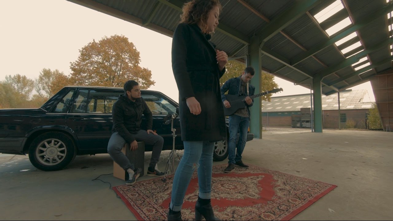 Human (Rag'n'Bone Man Acoustic Cover) | LivingRoadSessions ft. Mari&euml;lle Flens