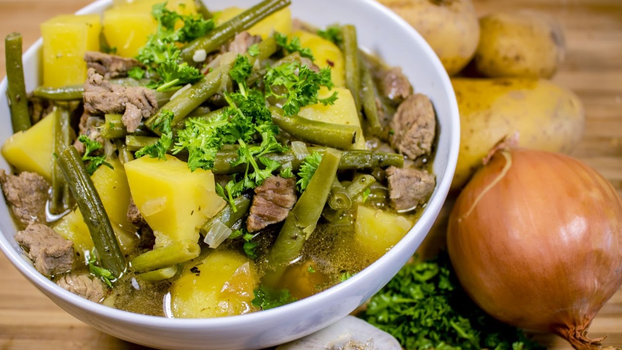 Bohneneintopf mit Kartoffeln und Rindfleisch