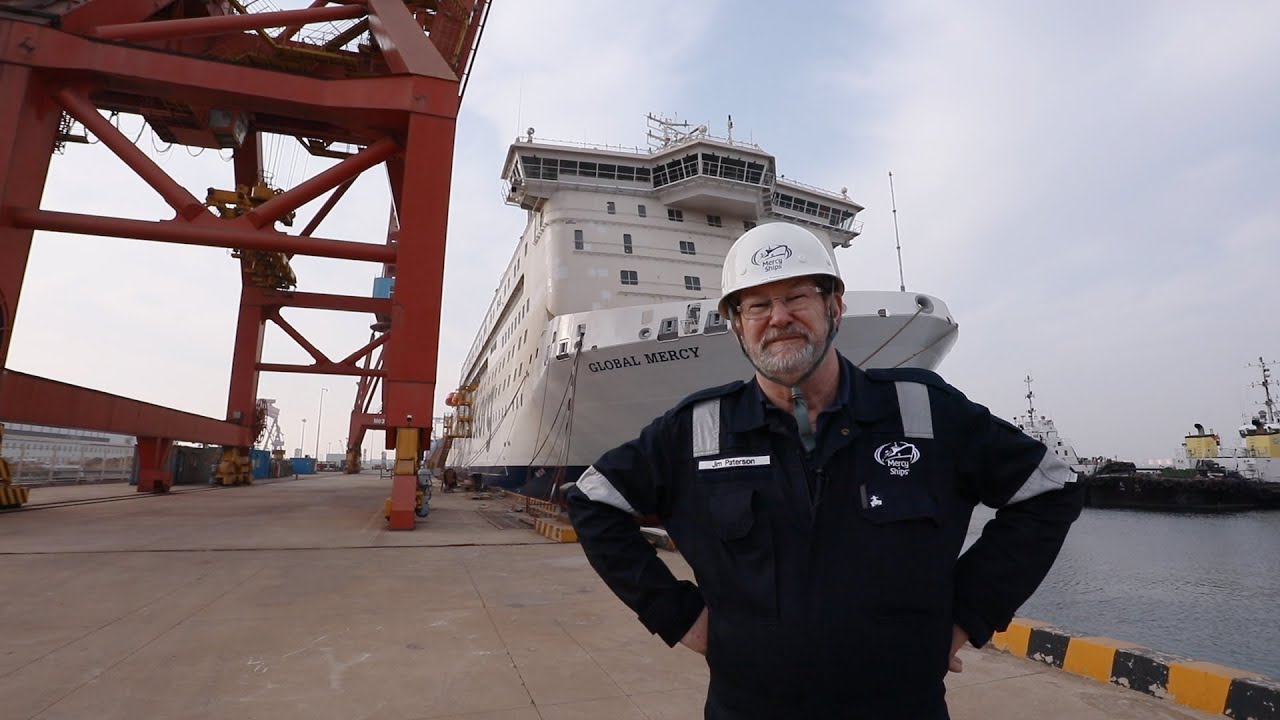 Jim Paterson geeft een snelle rondleiding door de Global Mercy