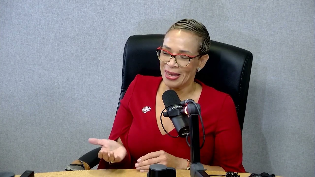 Dra. Alexandra Hichez  habla  de las relación rebote | Mujeres al Borde Radio