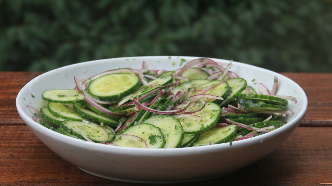 Salada de Pepino com Limão e Coentro