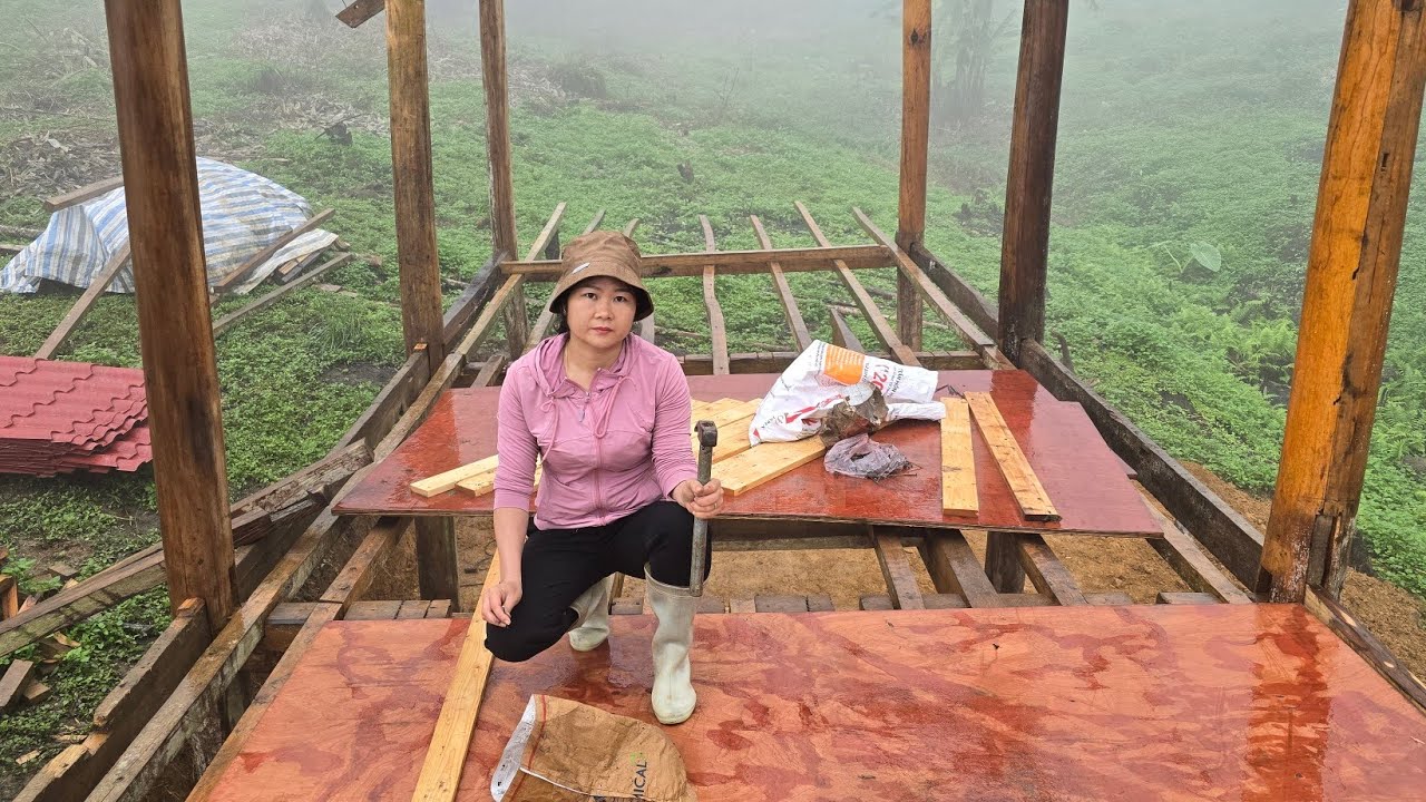Ly Tien Ca built a wooden floor on the mountain.