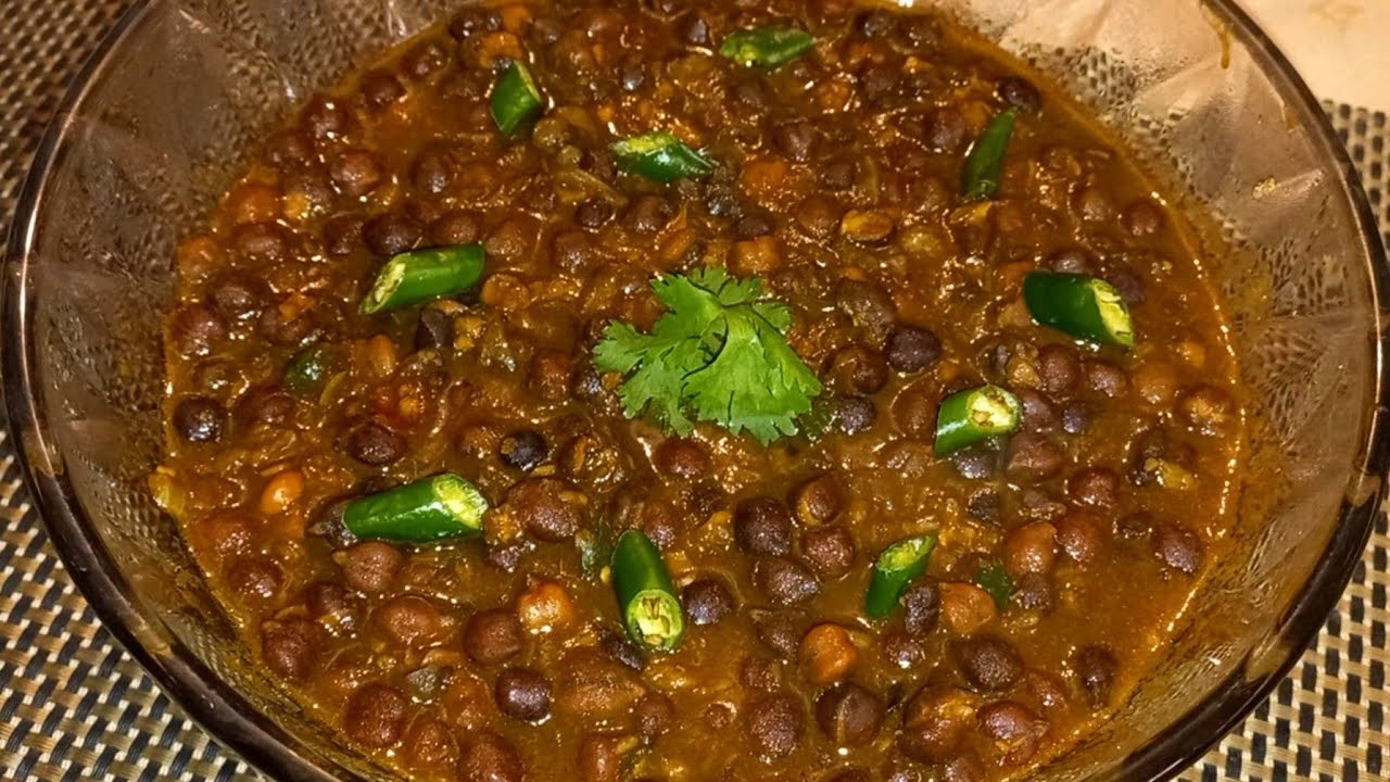 Kalay Chanay Ka Salan Recipe | Kale Chana Masala Curry | Kale Chane  Banane ka Tarika