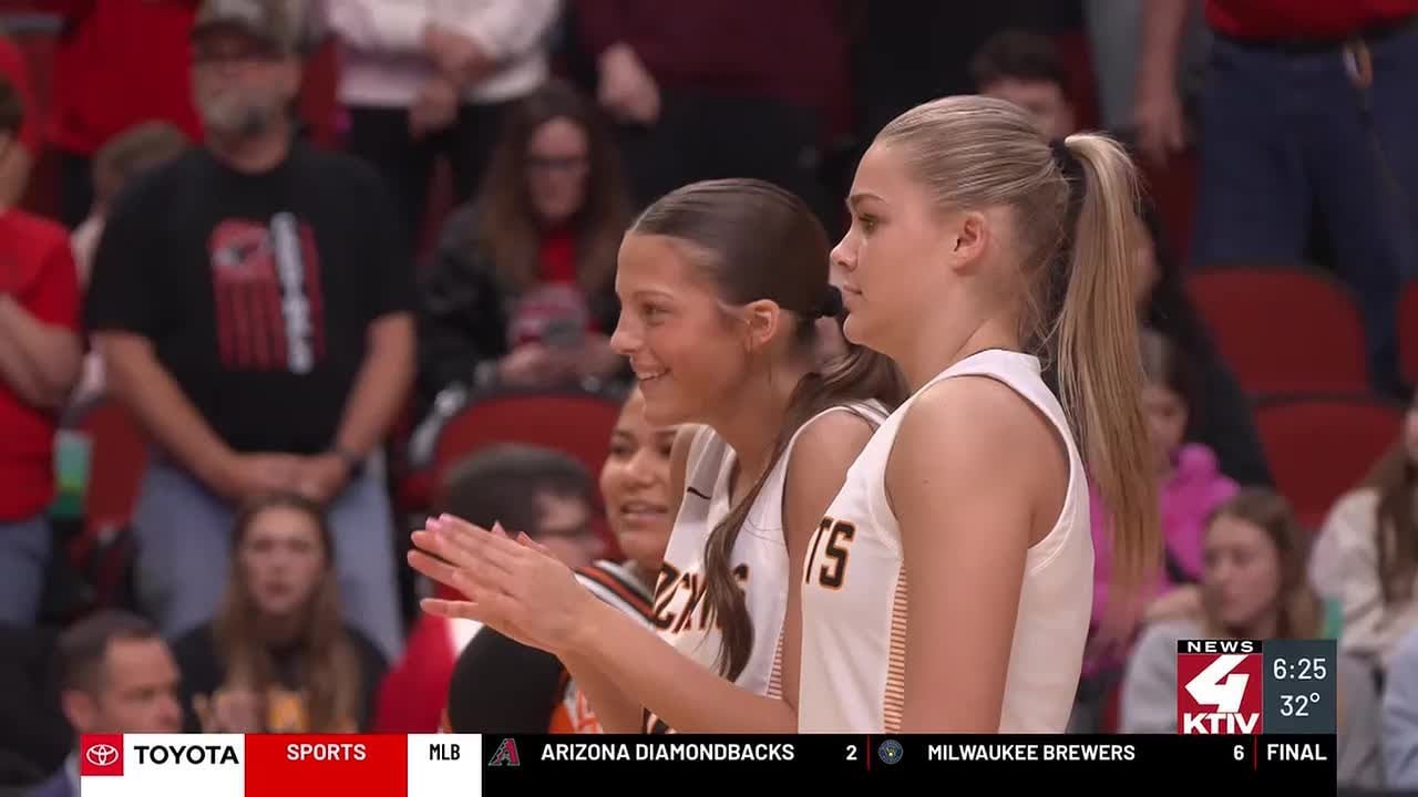 Rockets catch fire late to advance to state championship