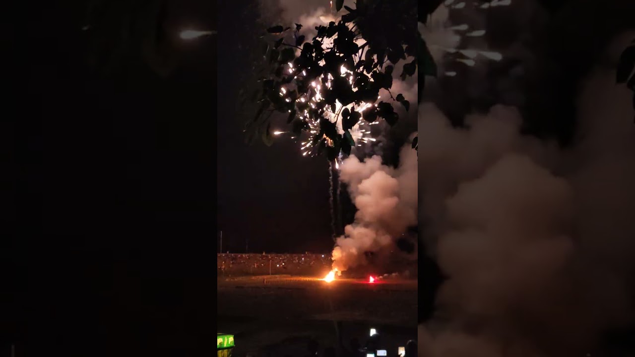 Uthralikavu kumaranellur vedikett porichu....