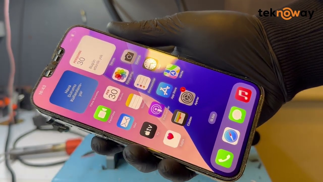 iPhone 13 Pro Max Ön Cam Değişimi | Profesyonel iPhone Ekran Onarımı | Teknoway Kadıköy