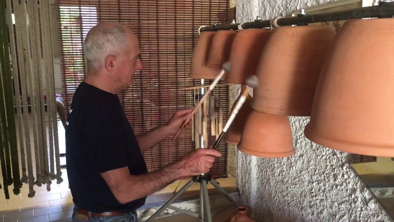 Elvio Usala di Assèmini- campane di terracotta - ballo in 6/8