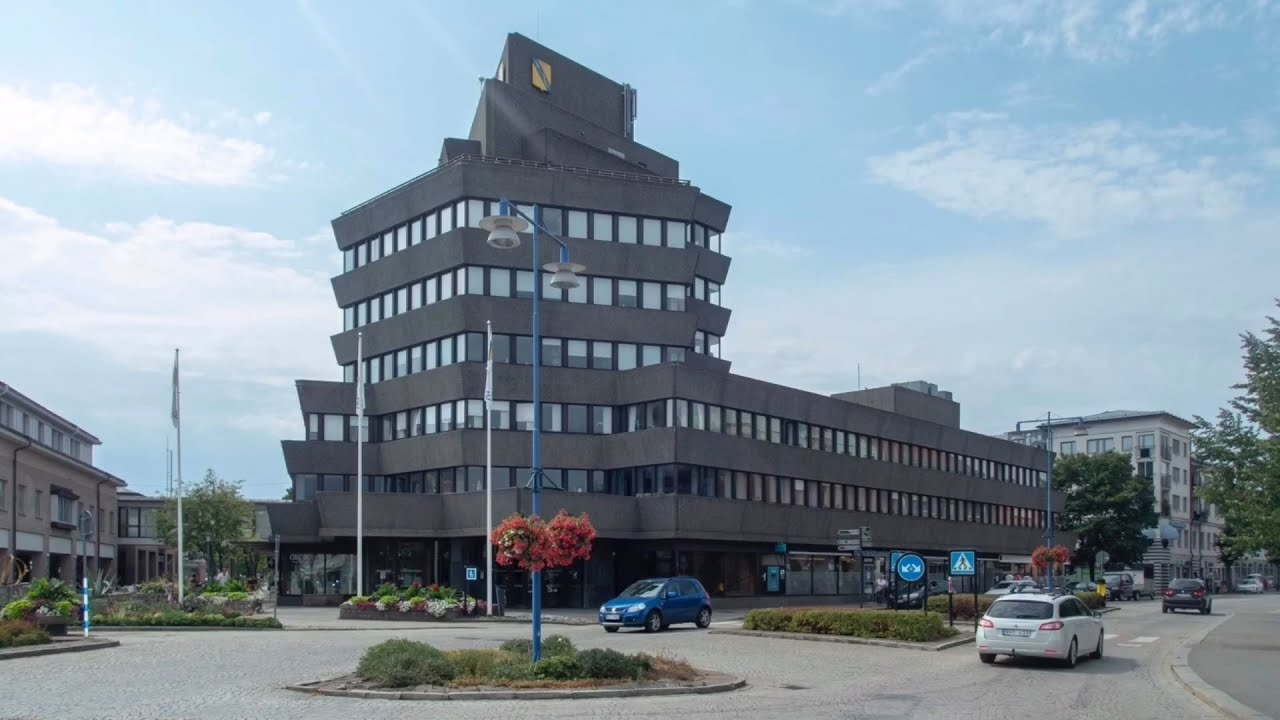 Let's take a look at Vetlanda City Hall, a Swedish modernist building
