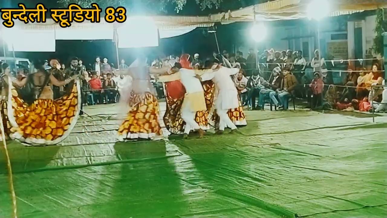 राजू पटेल गायक धनीराम सेन एवं सीता भारती बुन्देली कलाकार 