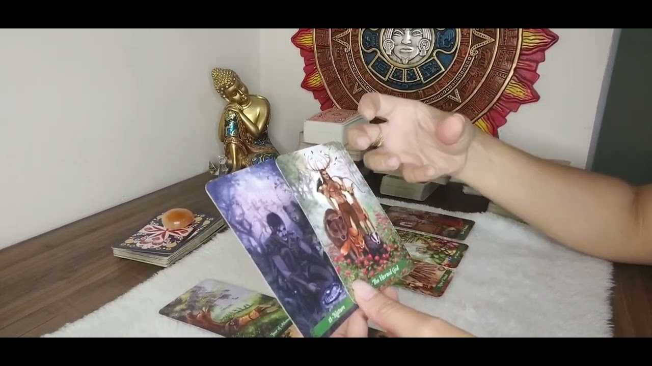O que está PENSANDO sobre nossa situação? Quais serão as próximas ATITUDES? Tarot 🔮❤️✨