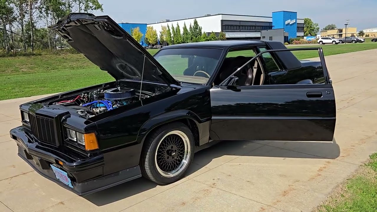 1982 Mercury Cougar XR7 - 351cid V8 - Auto - Custom Wheels & Tires - Stunning Paint - Buckets - Wow!