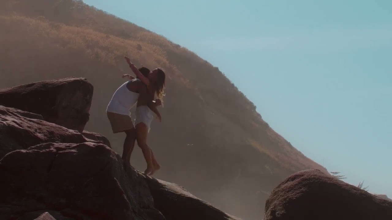 Kiaz, Anitta - TE AMO (em caixa alta) (Visualizer)