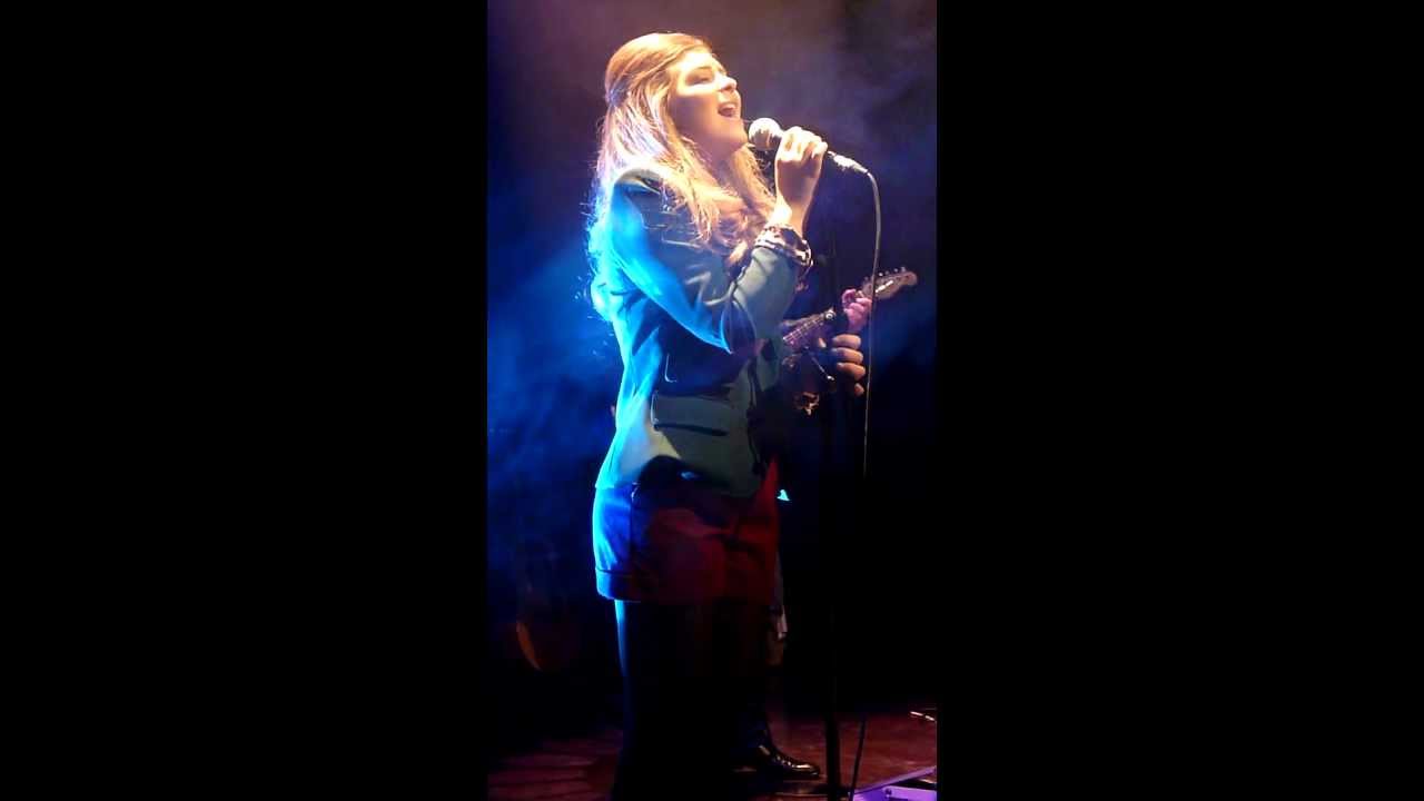 Caroline Costa - Danse