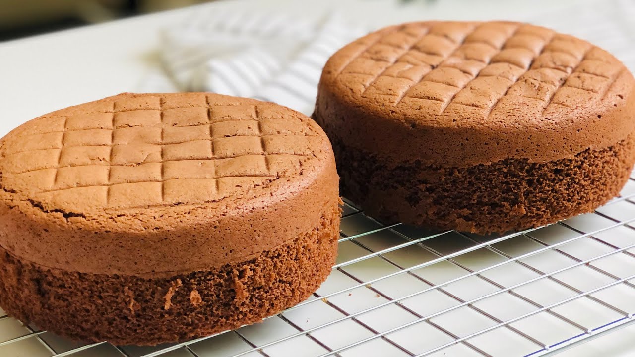 كيك الشيكولاتة الاسفنجي المعتمد عندي بدون محسنات مش هتعملي غيره بعد كده /دعاء زغلول