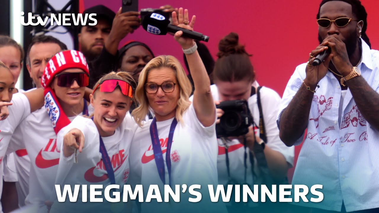 PARADE HIGHLIGHTS: Wiegman's dancing, Burna Boy and all the best Lionesses parade moments | ITV News