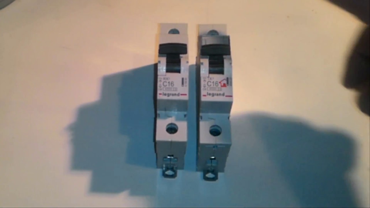 Автоматы Legrand TX3 и RX3 - сравнение с разборкой.