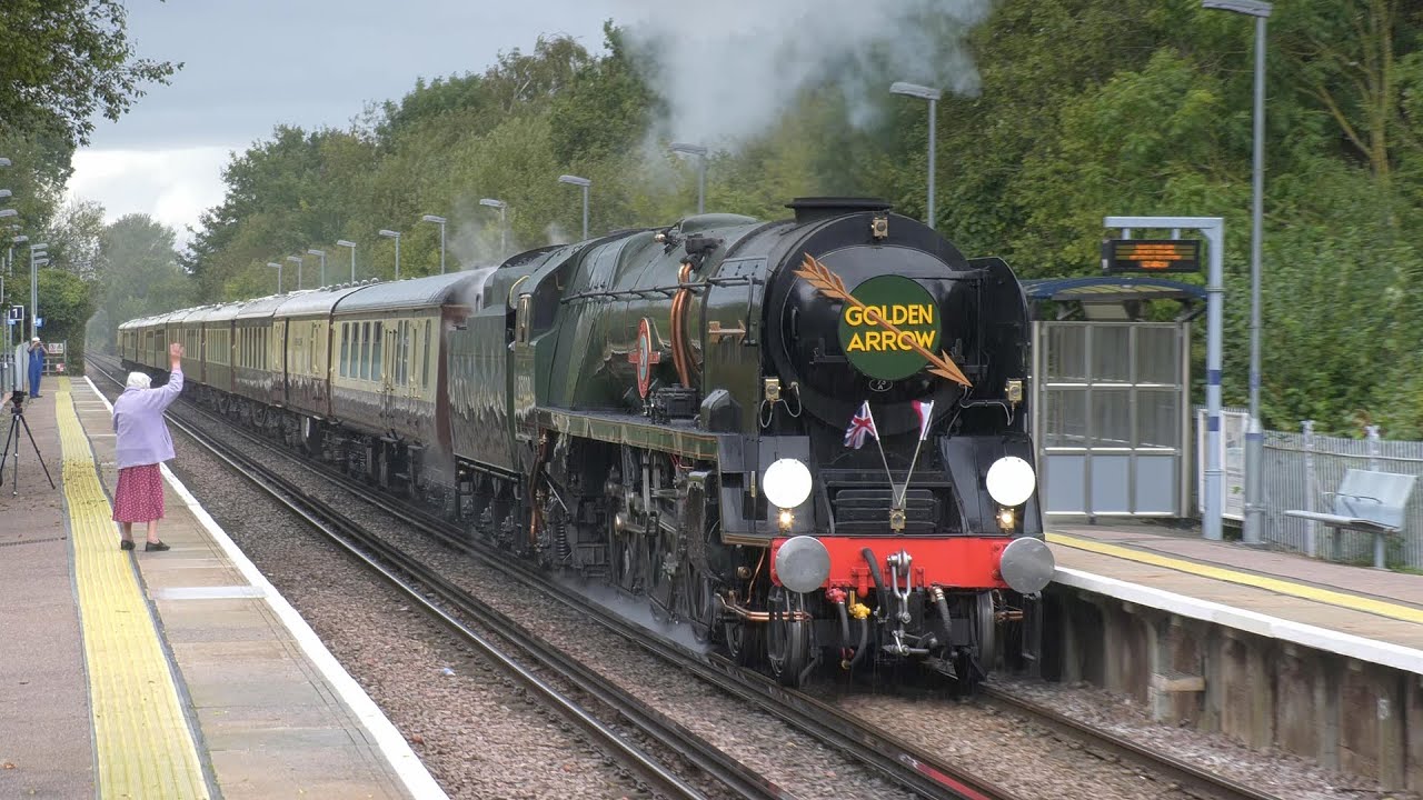35028 Clan Line commemorates The Golden Arrow hauling The Belmond British Pullman - 26.09.24