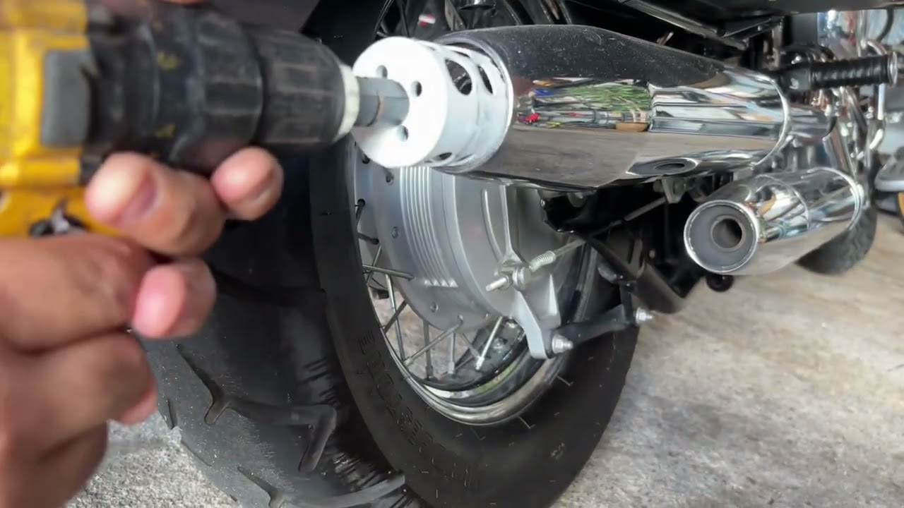 2005 Yamaha vstar 650 cc stock exhaust both baffles removed￼, before and after source ￼