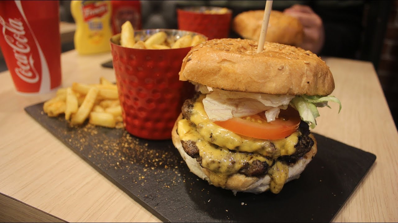 Halal Munchies (S3 EP8) - Flamin PATTIES - Ladypool Road, Birmingham